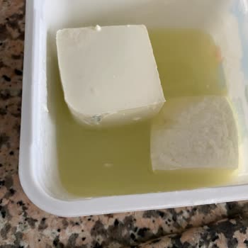 Küflü Peynir Şoku: Bebeklerim Tehlikede!