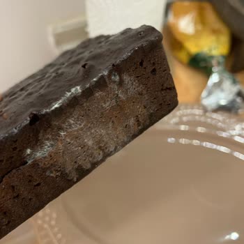 Son Kullanma Tarihi Geçmemiş Brownie'de Küf Şoku