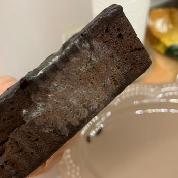 Son Kullanma Tarihi Geçmemiş Brownie'de Küf Şoku