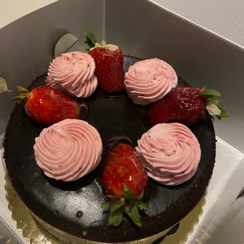 Dilek Pastanesi Çilekli Diye Muzlu Pasta Satışı Şoke Etti!