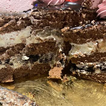 Dilek Pastanesi Çilekli Diye Muzlu Pasta Satışı Şoke Etti!