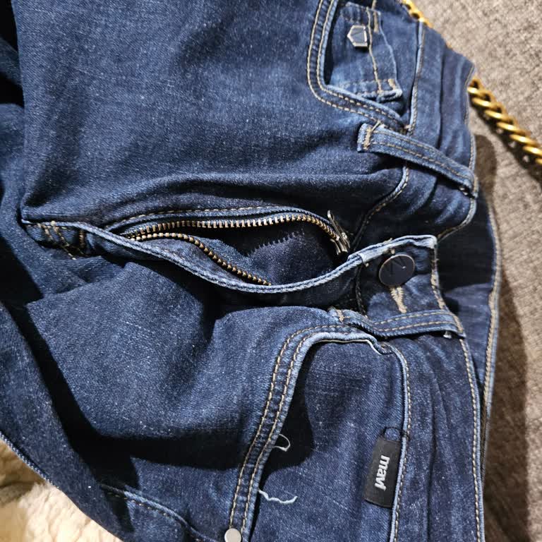 Mavi Mağazası'nda Hayal Kırıklığı: Fermuar Sorunu