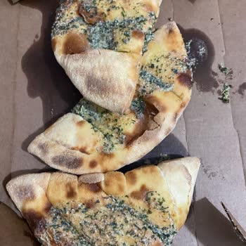 Domino's Sarımsaklı Ekmekte Beklenmedik Değişiklik