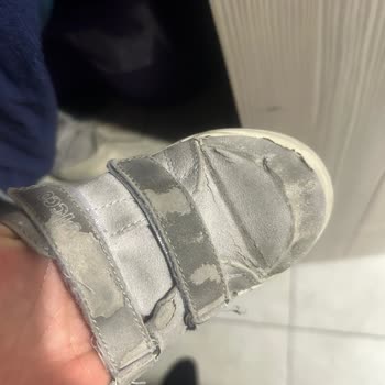 Kısa Sürede Bozulan Ayakkabı İçin Çözüm Bekliyorum