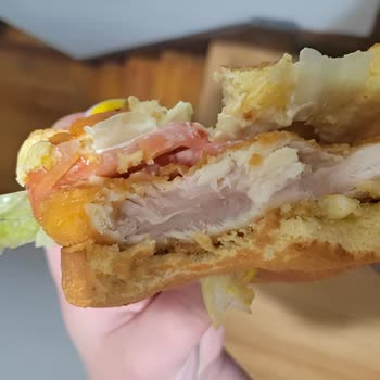 Hijyen Sorunları Ve Eksik Ürünler: Popeyes Uncubozköy Şubesinden Şikayet
