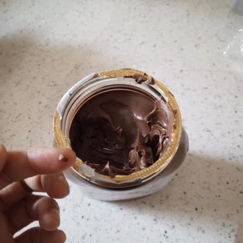 Nutella Kavanozunda Tehlikeli Cisim: Çocuk Güvenliği Tehlikede