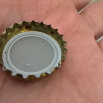 Paslı Kapakla Gelen Mineralli Su Sürprizi