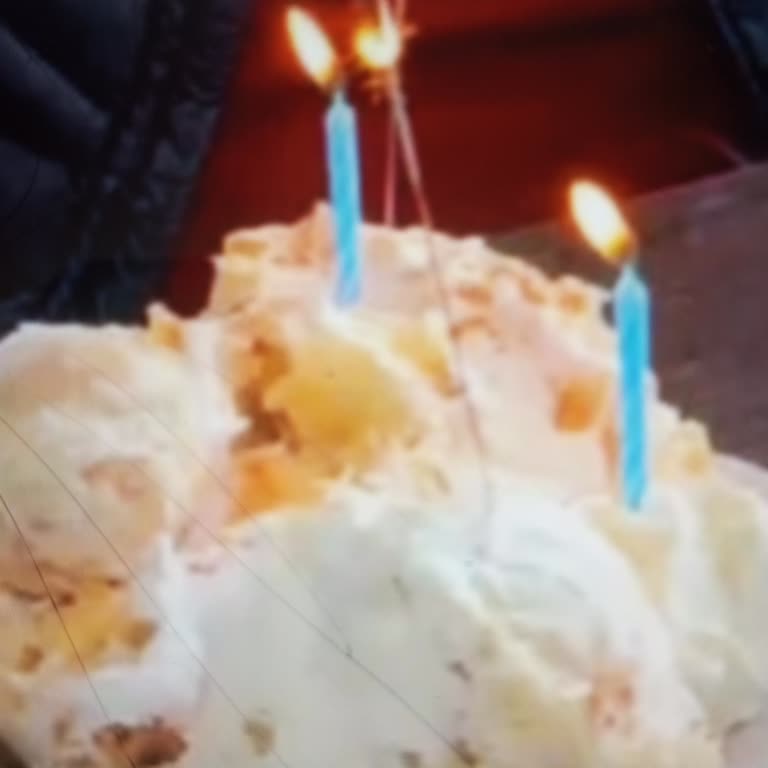 Yanlış Ve Bozuk Pasta Teslimatı