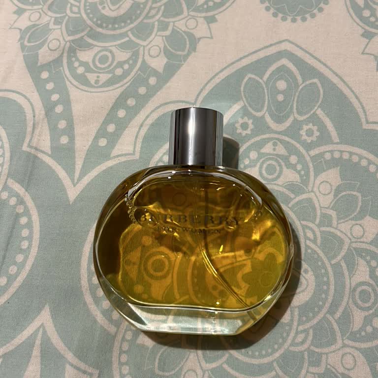 Burberry Classic Parfümde Bozuk Koku Ve Renk Sorunu