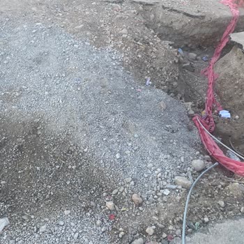 Uzun Süren Elektrik Çalışmaları Ve Yağmurda Oluşan Sorunlar