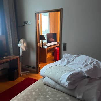 Rezervasyon Hüsranı: Lüks Otelden Şehir Oteline Zorunlu Geçiş