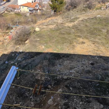 Çocuklar İçin Tehlike Arz Eden Uçurum