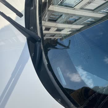 BMW 1 Serisi Ön Cam Fitili Sorunu Ve Müşteri Memnuniyetsizliği