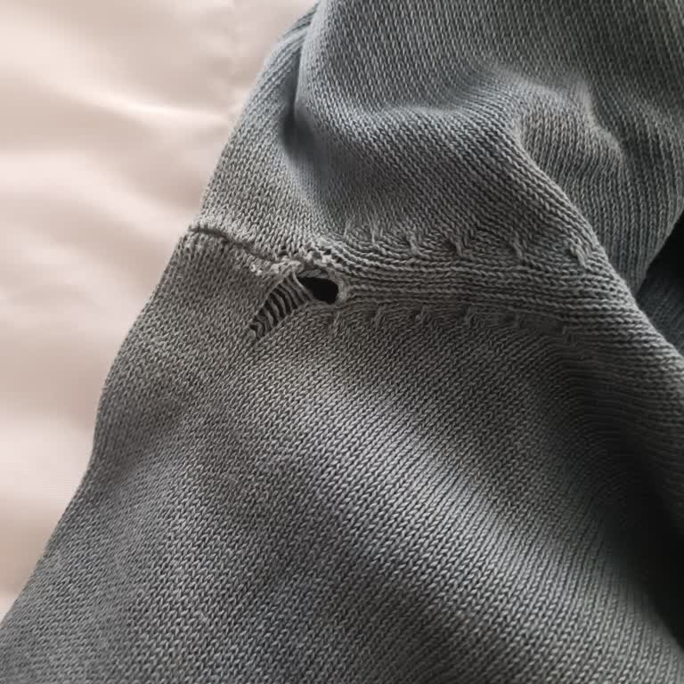 Boyner'den Alınan Kazakta Beklenmedik Yırtık Ve Müşteri Memnuniyetsizliği