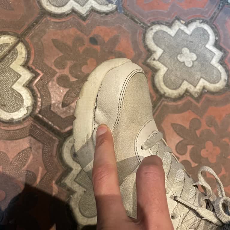 Vault İstanbul Ayakkabısında Hayal Kırıklığı: 5 Ayda Açılan Ürün Ve Çözüm Sunmayan Mağaza