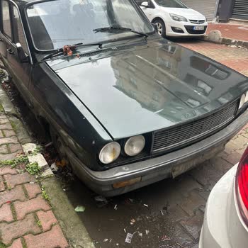 Bahçelievler'de Sekiz Yıldır Kaldırılamayan Hurda Araç