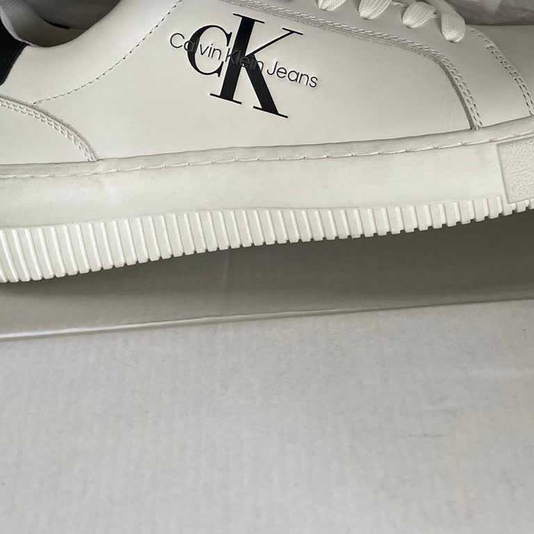 Kullanılmış Ayakkabı Ve İletişim Sorunu