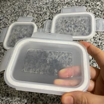 Kırılan Kapaklar Yüzünden Kullanılamayan Saklama Kapları