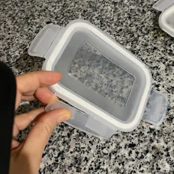 Kırılan Kapaklar Yüzünden Kullanılamayan Saklama Kapları