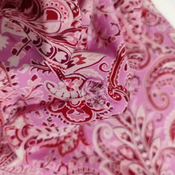 Yüksek Fiyatlı Elbise Kesim Hatası İle Çöp Oldu