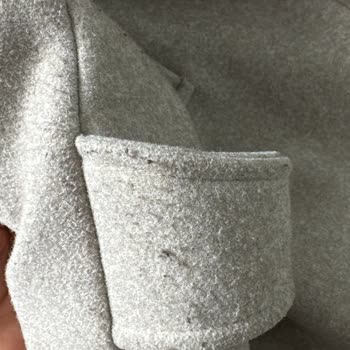 Zara Kabanında Hayal Kırıklığı: Tüylenme Ve İade Sorunu