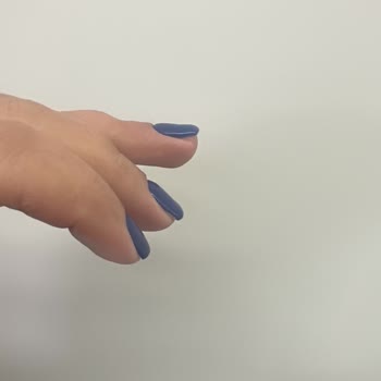 Öznur Toprak Nail Studio El Bakım Sonrası Tırnaklarım Kötü Durumda!