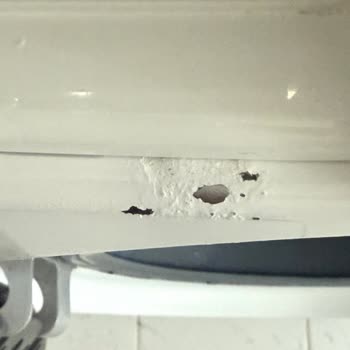 Yeni Alınan Çamaşır Makinesinde Boya Problemi