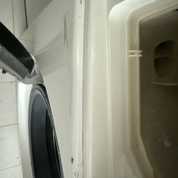 Yeni Alınan Çamaşır Makinesinde Boya Problemi