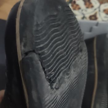 Ayakkabı Tamiratında Yetersiz Hizmet Ve Kaba Davranış