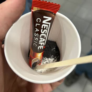 Nescafe Paketinde Siyah Toz Şoku
