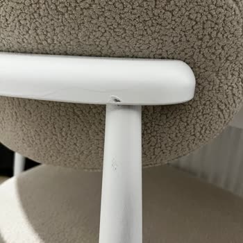 Kırık Ve Hasarlı Mobilyalarla Gelen Hayal Kırıklığı