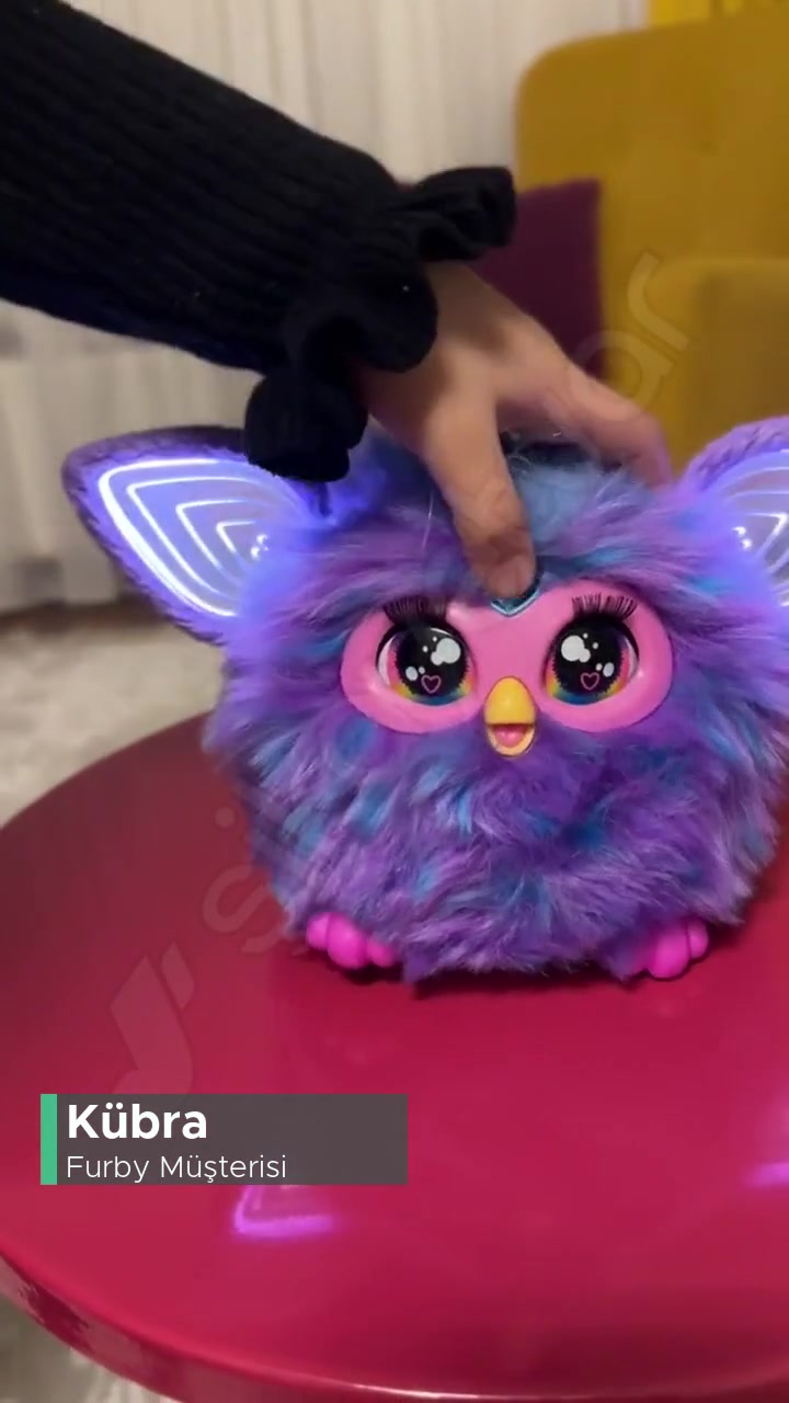 Furby Oyuncağın Kalbi Çalışmıyor! videonun kapak resmi