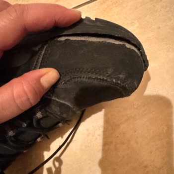 Deichmann'dan Aldığımız Ayakkabının Yapışkanı Açıldı, Para İadesi İstiyorum