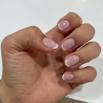 Elegance Bayan Kuaförü | Sancaktepe Tırnak Yapımı Kötü, İlgisizlik Ve Üslup Sıfır!