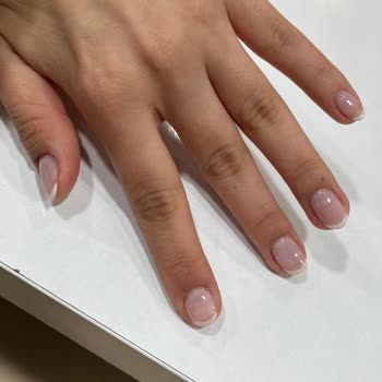 Elegance Bayan Kuaförü | Sancaktepe Tırnak Yapımı Kötü, İlgisizlik Ve Üslup Sıfır!