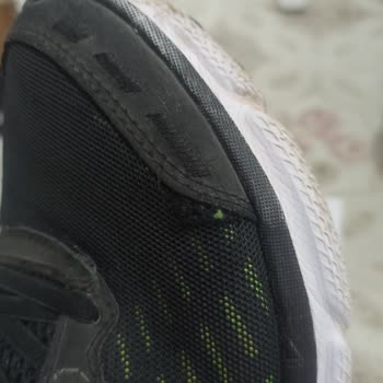 Under Armour Ayakkabının Erken Deformasyonu Ve Garanti Sorunu