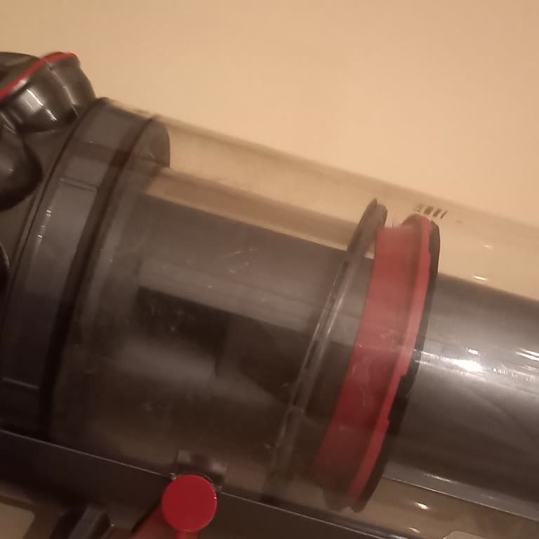 Dyson V15 Süpürge Kırmızı Lastik Sorunu