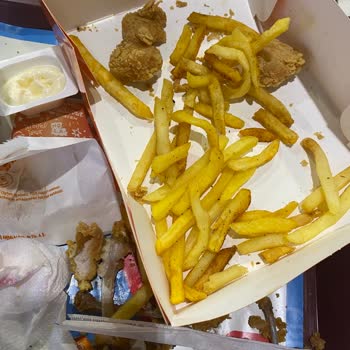 Bayat Tavuk Ve Soğuk Patates Deneyimi