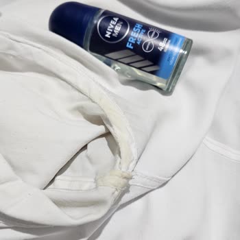 Roll-On Lekeleri: Beyaz Gömlekler Mahvoldu!