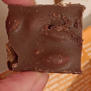 Kahve Dünyası'nın Tambol Bademli Çikolatasında Kurt Şoku!