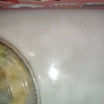 Sushi Paketinde Hijyen Skandalı: Saç Çıktı!