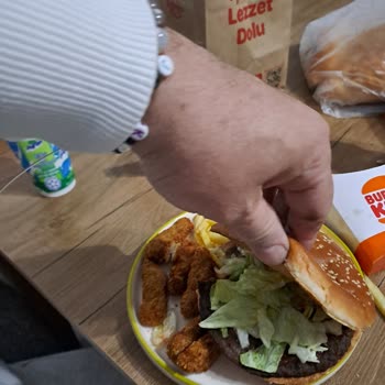 Yanmış Köfte Ve Bayat Chicken Tenders!