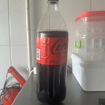 Patlamaya Hazır Kola Şişesi Şoku