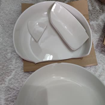 Madame Coco'dan Gelen Kırık Yemek Takımı