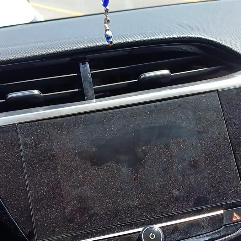 Opel Corsa Ekran Kararması Sorunu Ve Çözüm Arayışı