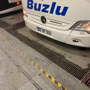 Buzlu Turizm'de Bavul Parçalanması Ve Kaba Davranış