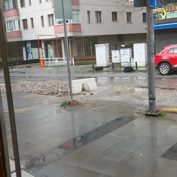 İSKİ Kanal Yenileme Çalışması Esnafı Mağdur Ediyor