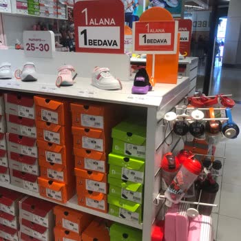 FLO Mağazası Kampanya Karmaşası Ve Müşteri İlgisizliği