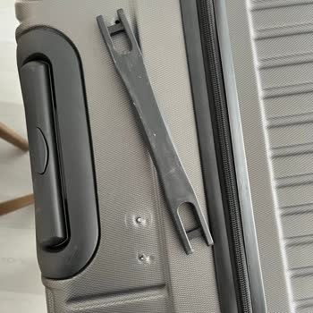 Ajet Kırılan Valiz Ve Eksik Zemzem Mağduriyeti