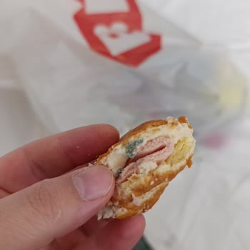 BİM'den Aldığım Küflü Sandviç Şoku